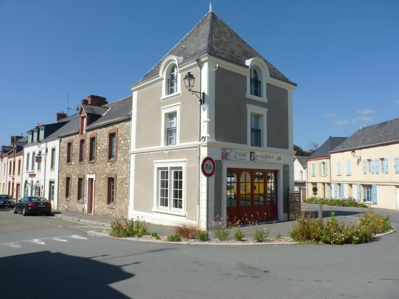 Beausejour Hotel Sainte-Suzanne  Buitenkant foto